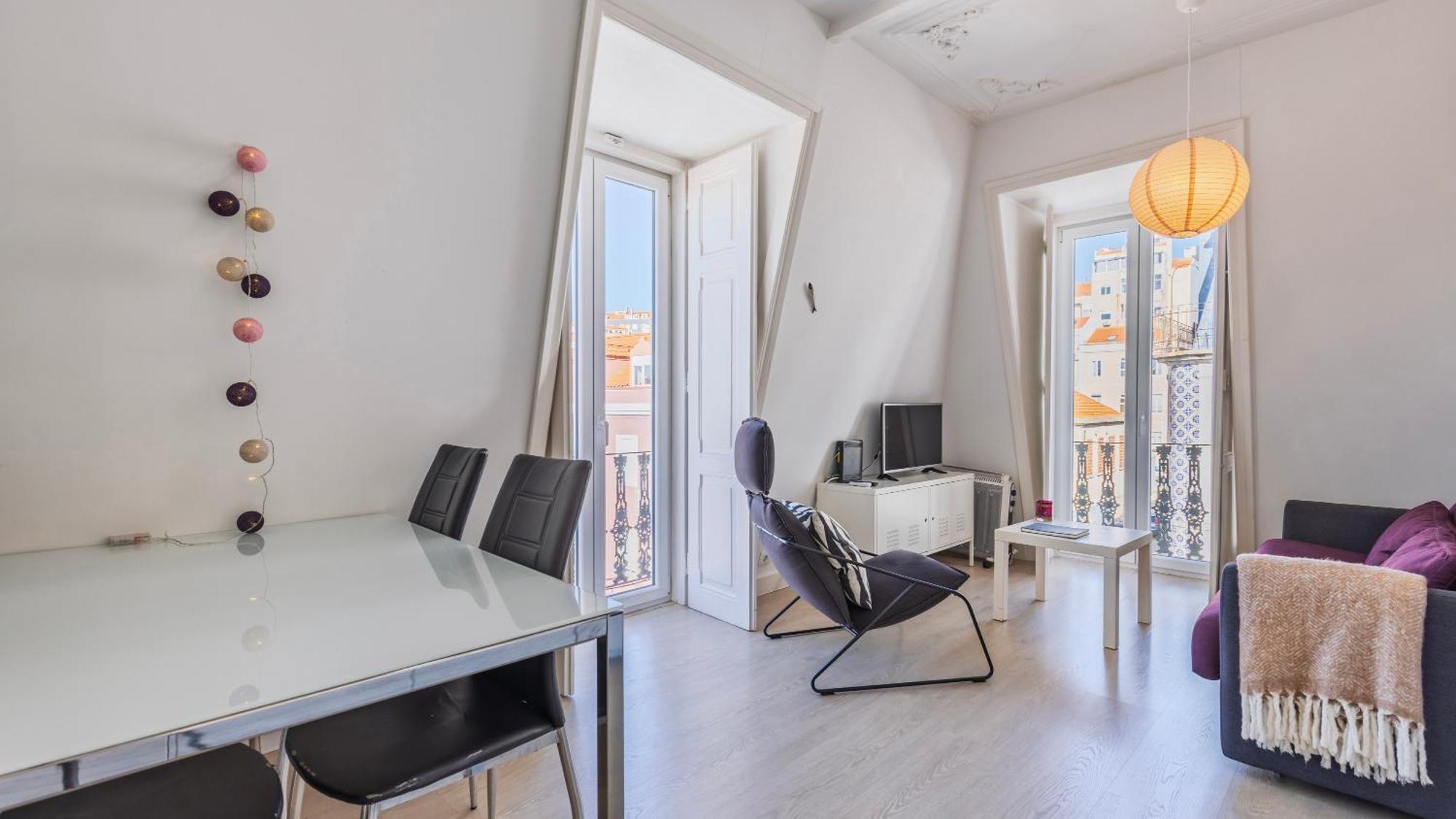 Classic Topfloor Apartment By Lovelystay Lisboa Ngoại thất bức ảnh