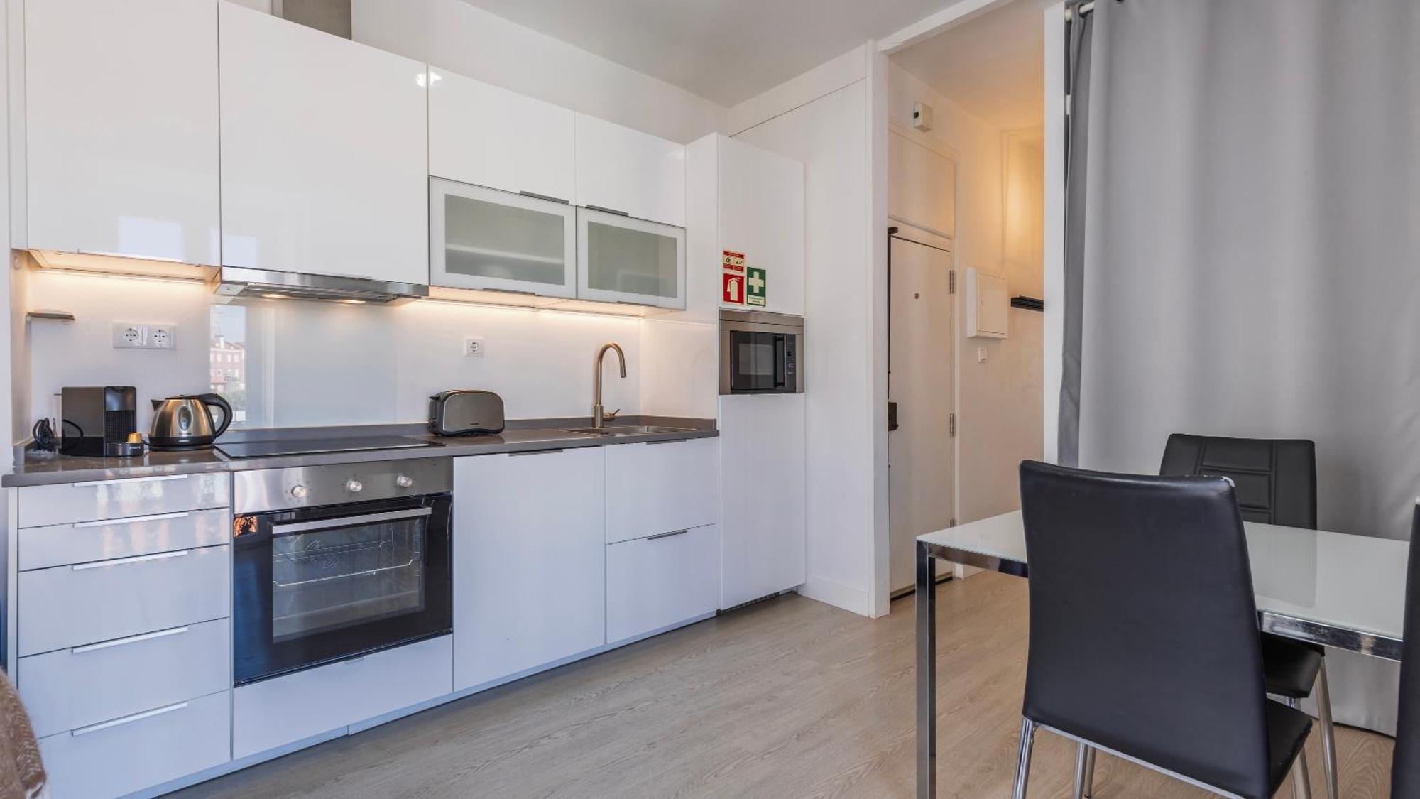 Classic Topfloor Apartment By Lovelystay Lisboa Ngoại thất bức ảnh