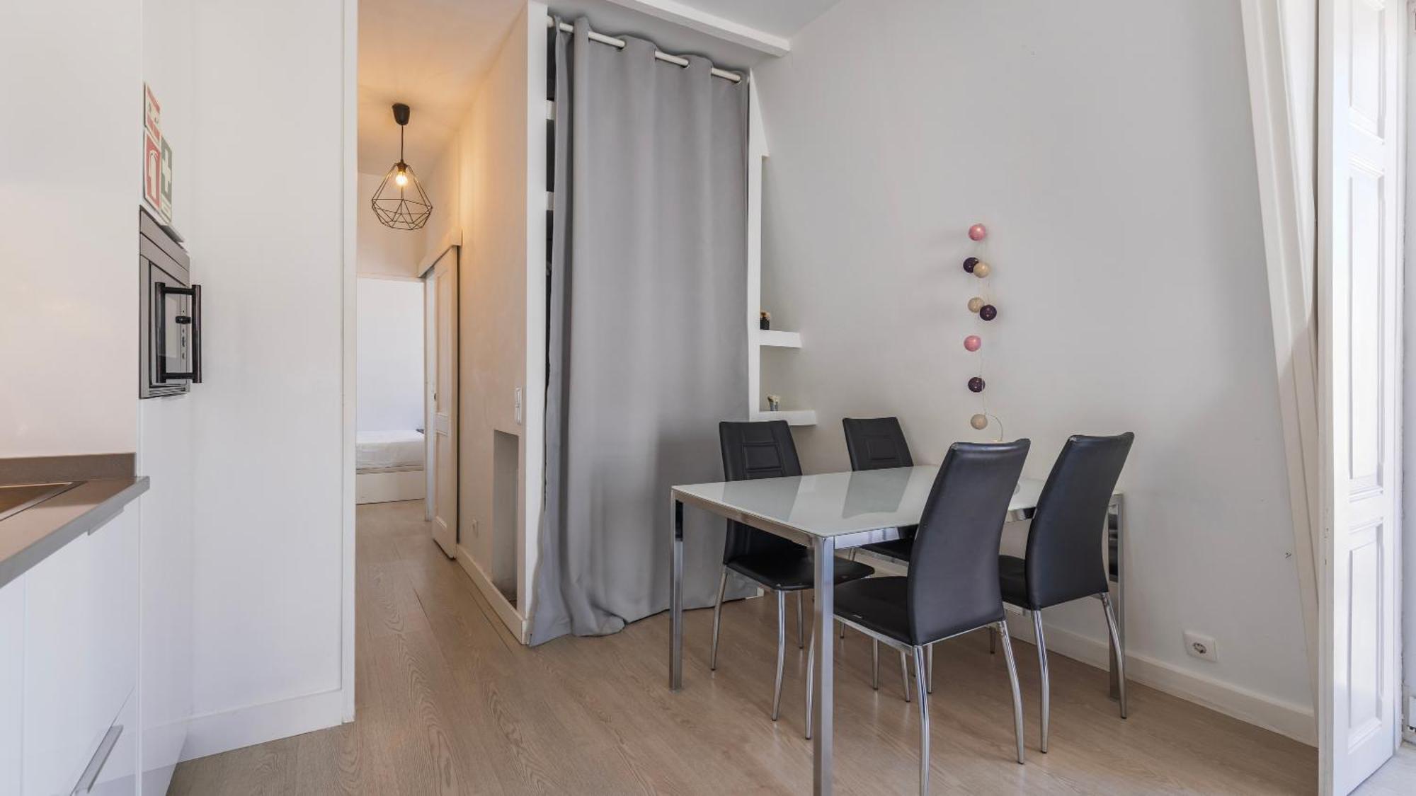Classic Topfloor Apartment By Lovelystay Lisboa Ngoại thất bức ảnh
