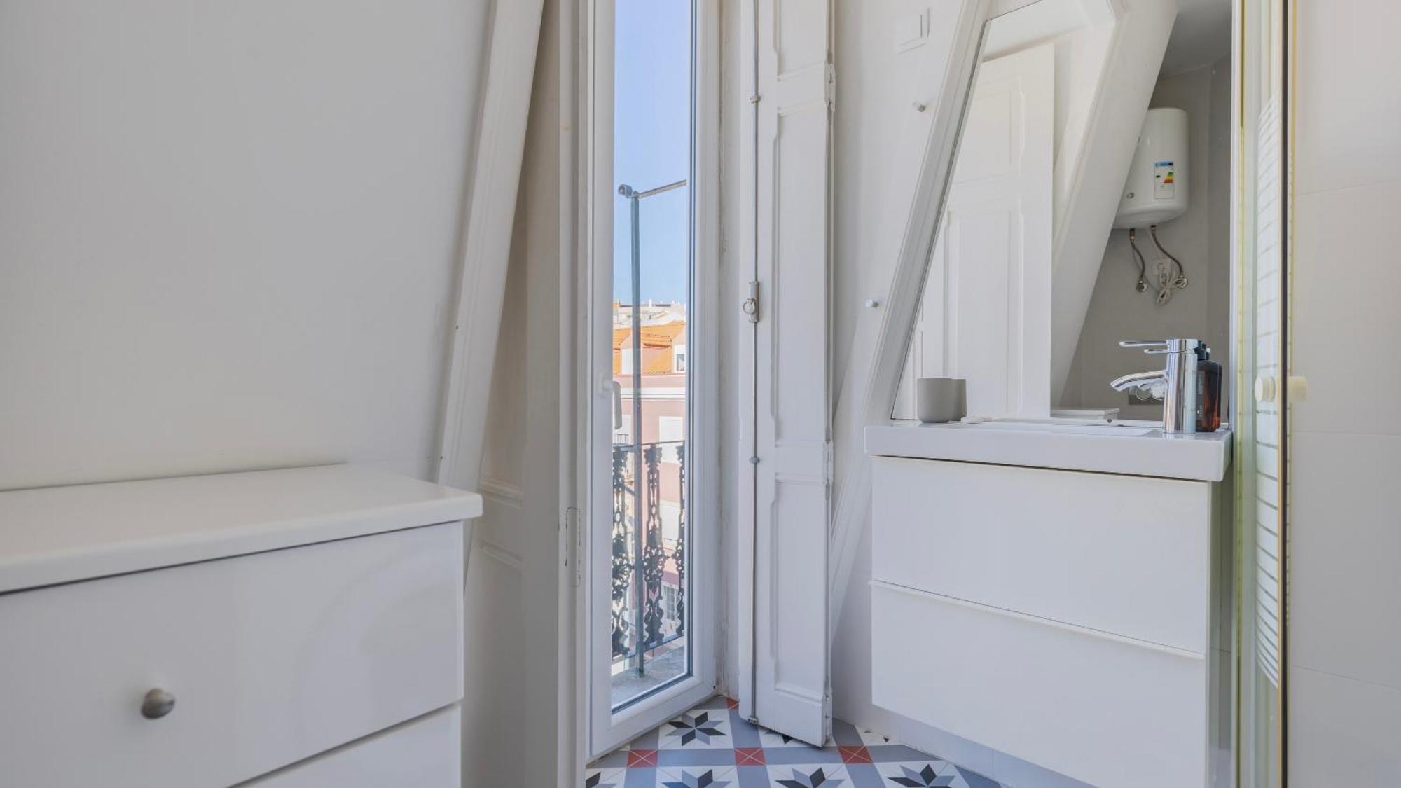 Classic Topfloor Apartment By Lovelystay Lisboa Ngoại thất bức ảnh